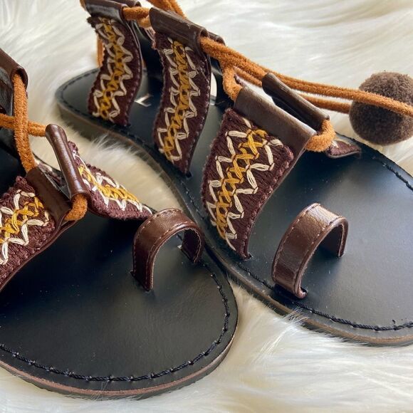 NIB POL Boho Embroidered Toe Loop Brown & Tan Lace-Up with Pom Poms Sandals - Picture 6 of 9